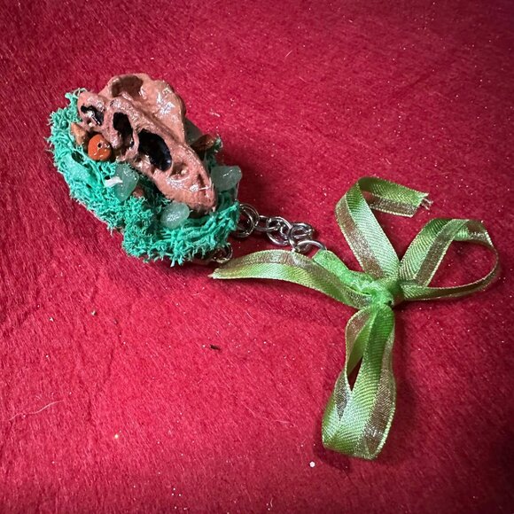 Mini Dinosaur Bust Ornaments - Picture 4 of 8